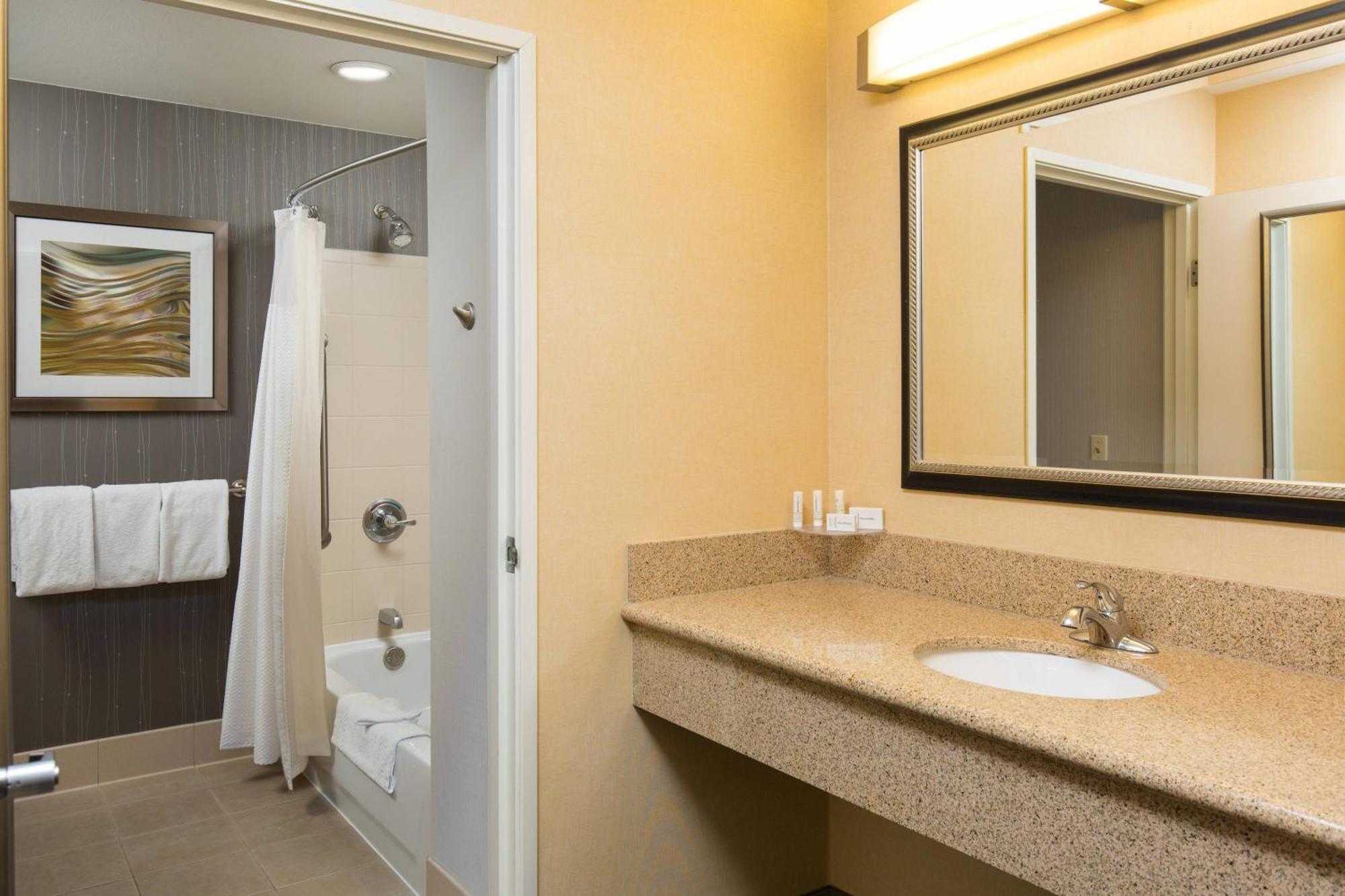 Courtyard By Marriott Ontario Rancho Cucamonga Hotel Eksteriør billede